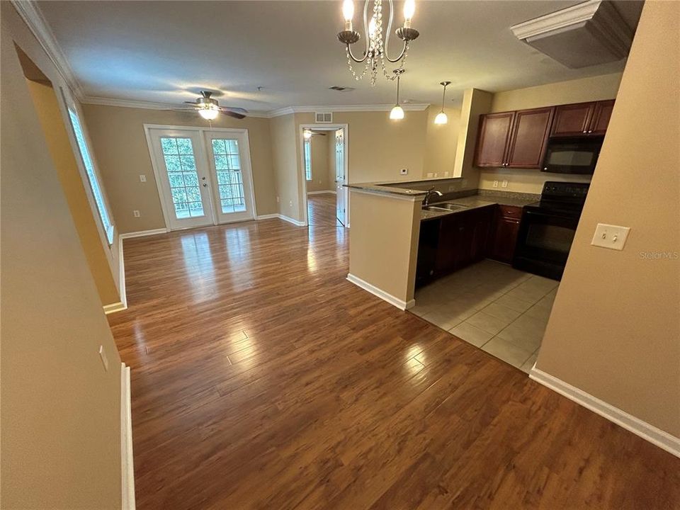 For Rent: $1,600 (2 beds, 2 baths, 972 Square Feet)