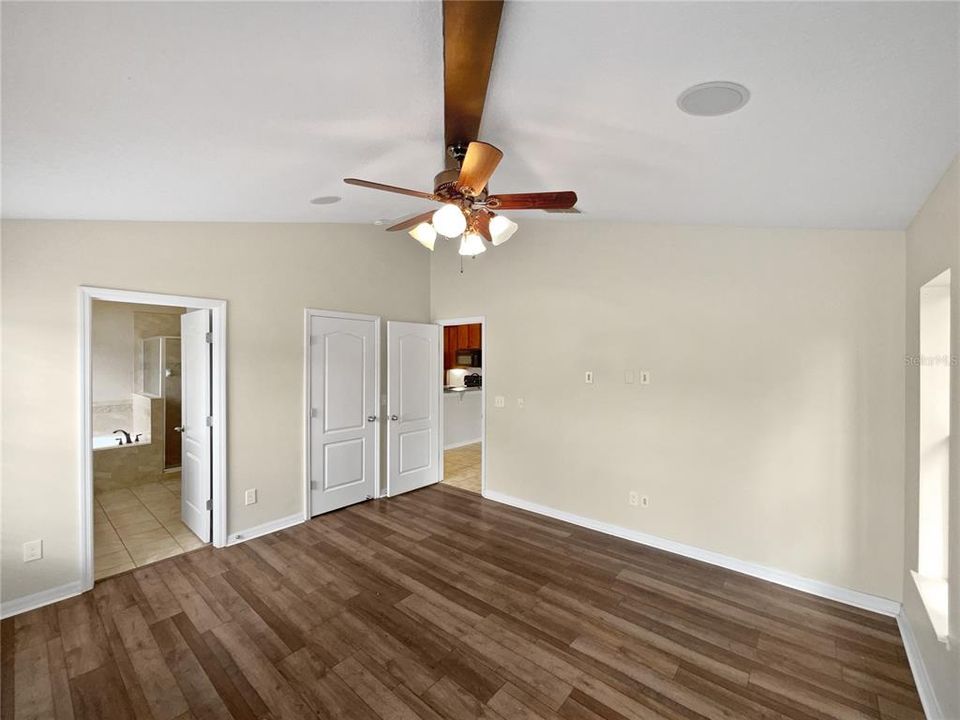 For Sale: $415,000 (3 beds, 2 baths, 1795 Square Feet)