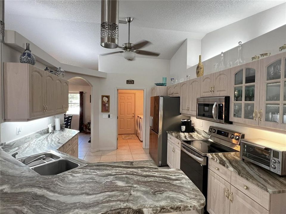 For Sale: $359,000 (3 beds, 2 baths, 1660 Square Feet)