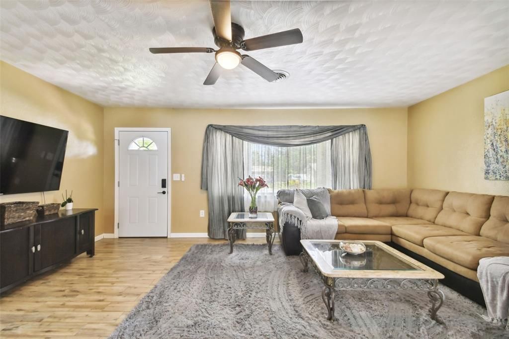 For Sale: $439,000 (2 beds, 2 baths, 2510 Square Feet)