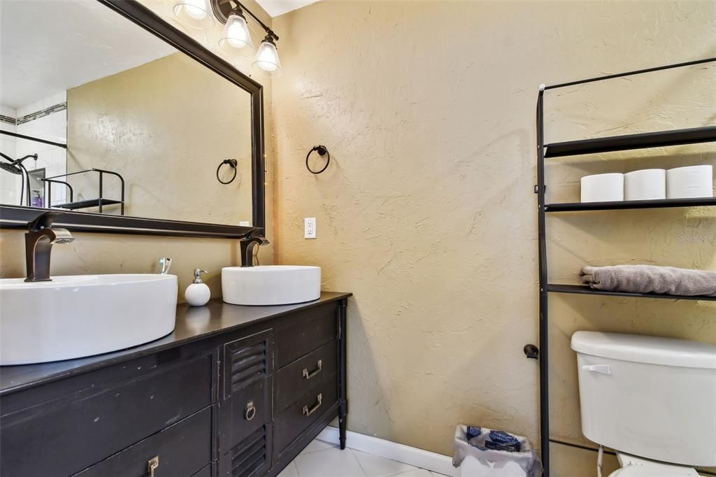 For Sale: $439,000 (2 beds, 2 baths, 2510 Square Feet)