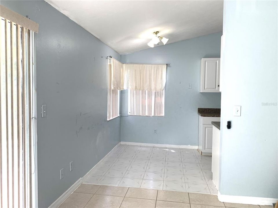 For Sale: $339,000 (3 beds, 2 baths, 1269 Square Feet)