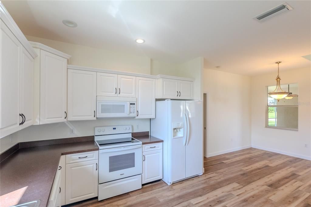 For Sale: $395,000 (3 beds, 2 baths, 2208 Square Feet)