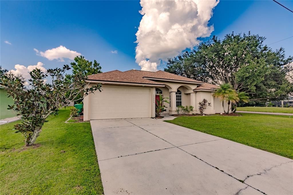 For Sale: $395,000 (3 beds, 2 baths, 2208 Square Feet)