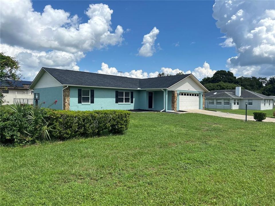 For Sale: $285,000 (3 beds, 2 baths, 1636 Square Feet)