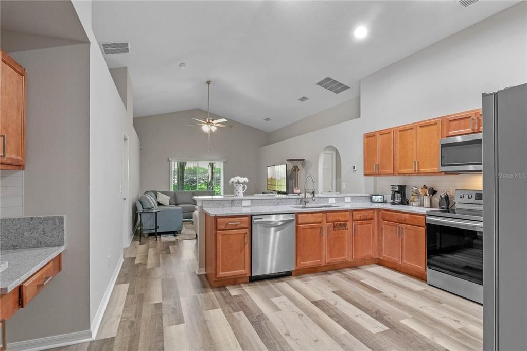 For Sale: $349,902 (3 beds, 2 baths, 1792 Square Feet)