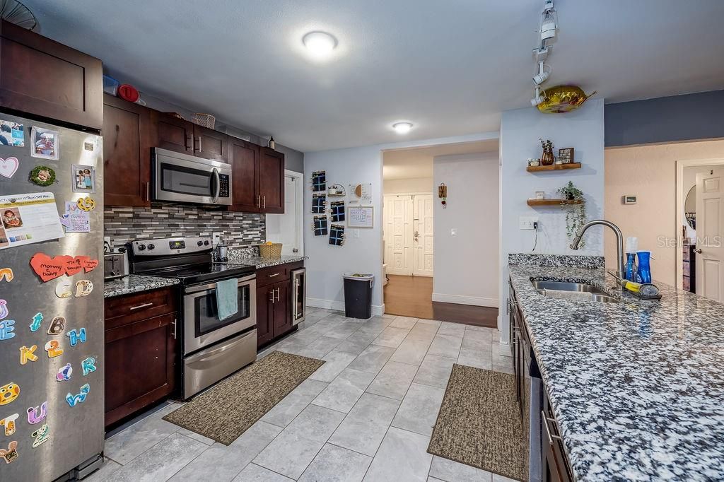 For Sale: $359,000 (3 beds, 2 baths, 1621 Square Feet)