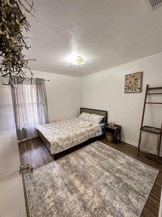 For Sale: $155,000 (2 beds, 1 baths, 875 Square Feet)