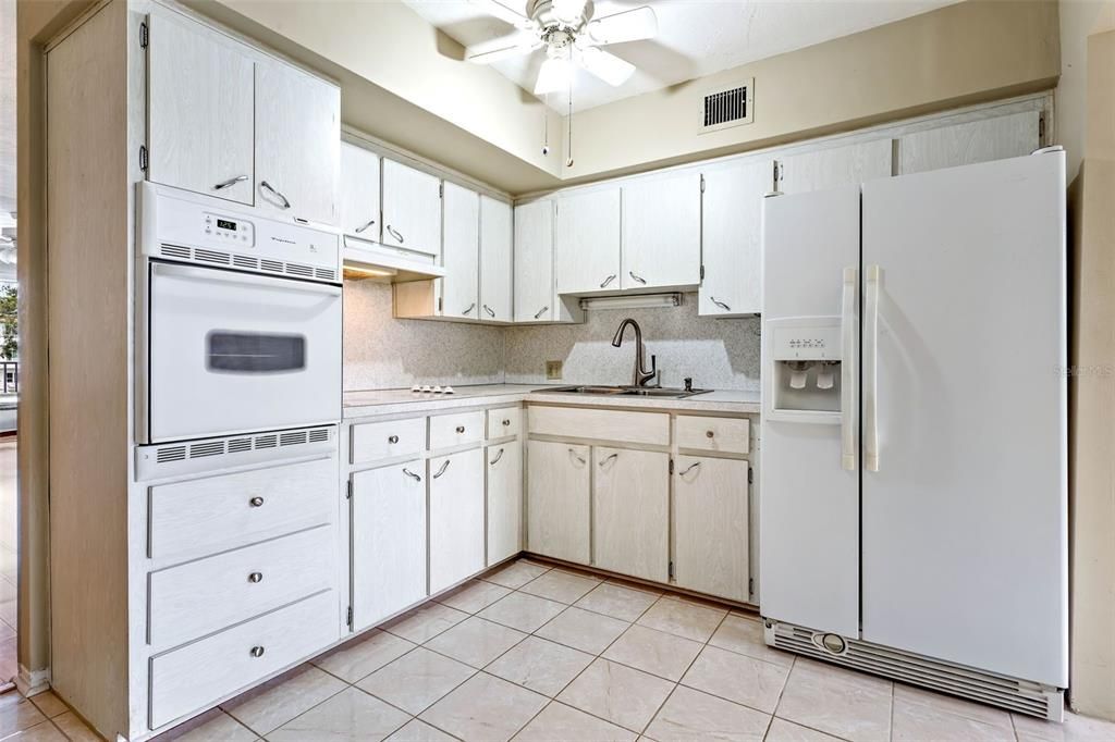 Active With Contract: $139,900 (2 beds, 2 baths, 1100 Square Feet)