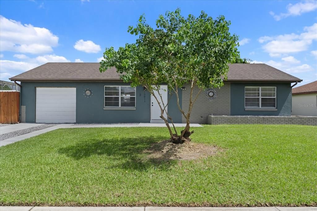 For Rent: $2,300 (3 beds, 2 baths, 1050 Square Feet)