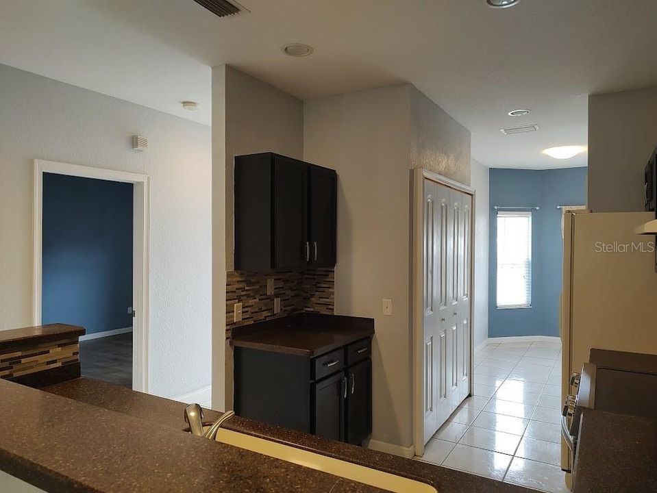 For Rent: $1,300 (2 beds, 2 baths, 1143 Square Feet)