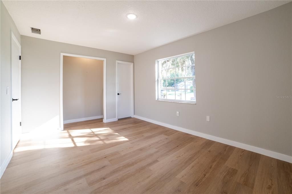 For Sale: $330,000 (3 beds, 2 baths, 1238 Square Feet)