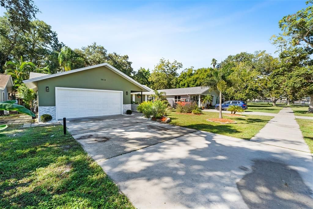 For Sale: $450,000 (3 beds, 2 baths, 1578 Square Feet)