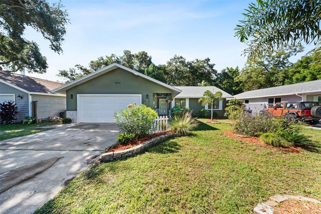 For Sale: $450,000 (3 beds, 2 baths, 1578 Square Feet)