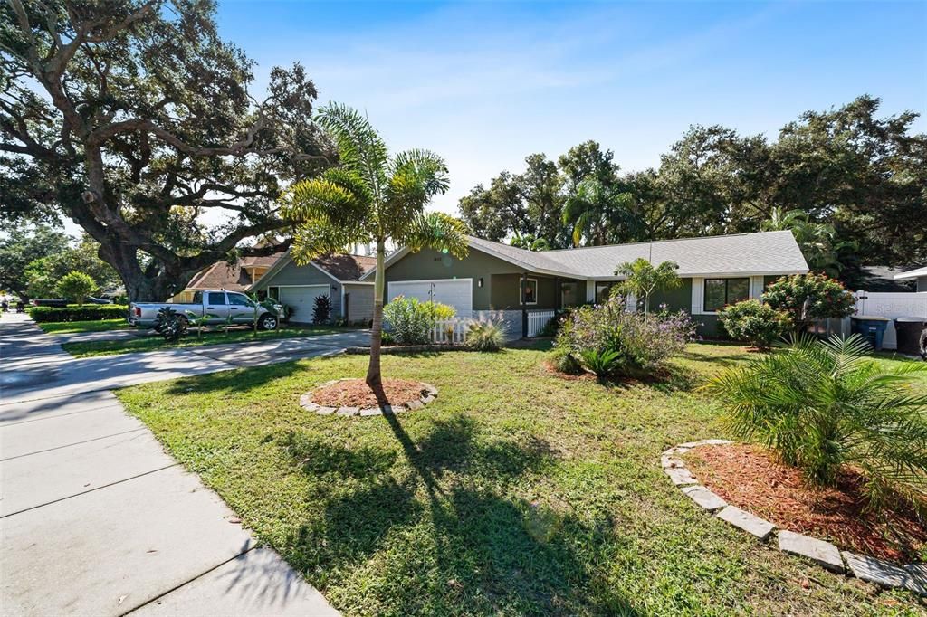 For Sale: $450,000 (3 beds, 2 baths, 1578 Square Feet)