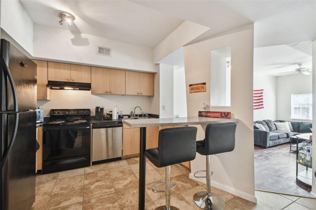 For Rent: $1,850 (1 beds, 1 baths, 789 Square Feet)