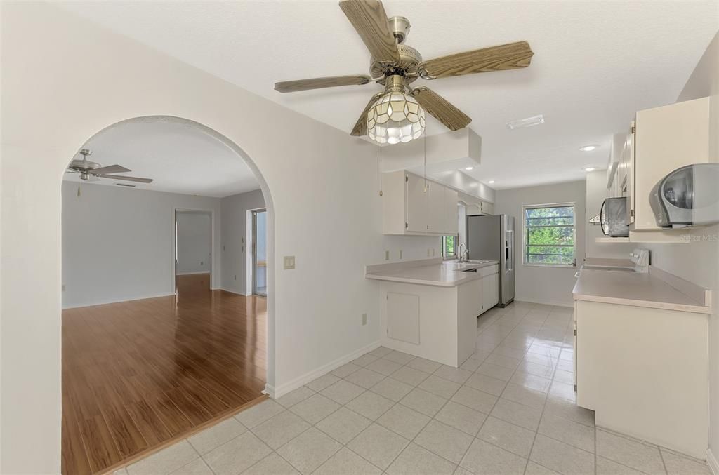 Active With Contract: $359,000 (3 beds, 2 baths, 1777 Square Feet)