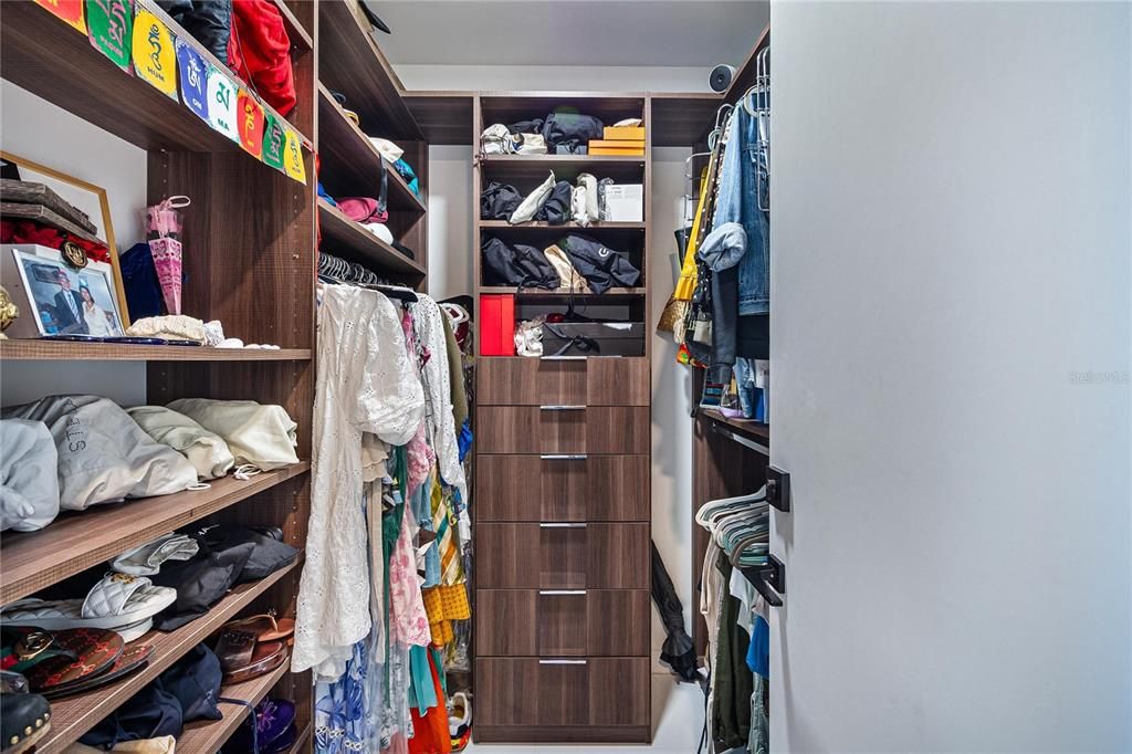 Master Bedroom Walk in Closet