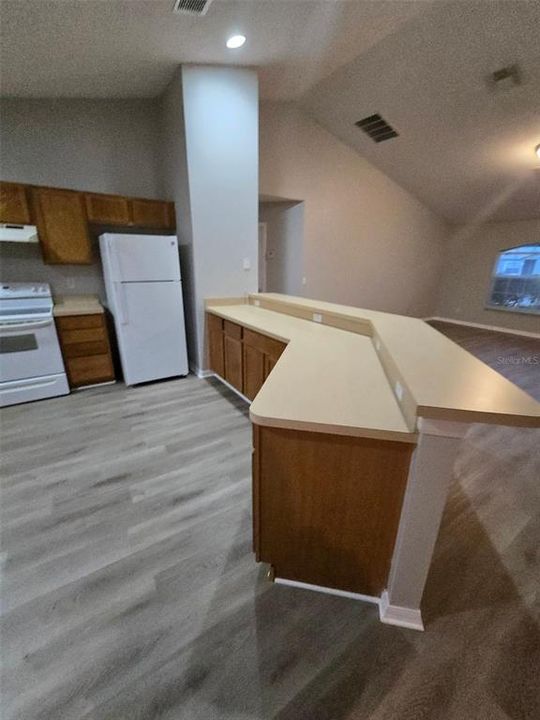 В аренду: $1,950 (4 спален, 2 ванн, 1850 Квадратных фут)