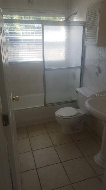 For Rent: $2,400 (3 beds, 2 baths, 1450 Square Feet)