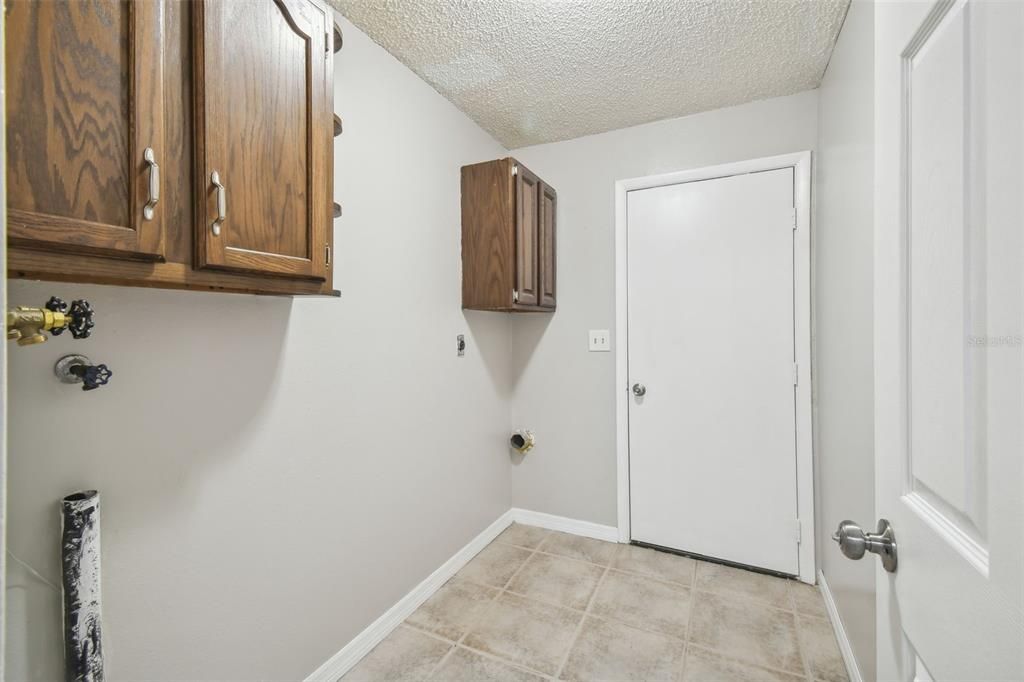 For Sale: $225,000 (2 beds, 2 baths, 1100 Square Feet)