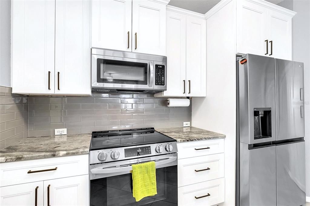 For Sale: $245,000 (2 beds, 2 baths, 1064 Square Feet)