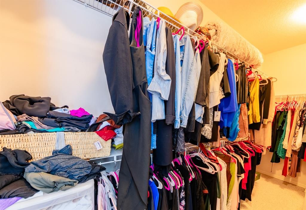 Primary Bedrooms Walk-In Closet