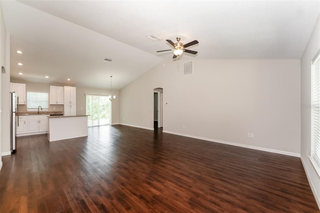 For Sale: $309,900 (3 beds, 2 baths, 1710 Square Feet)