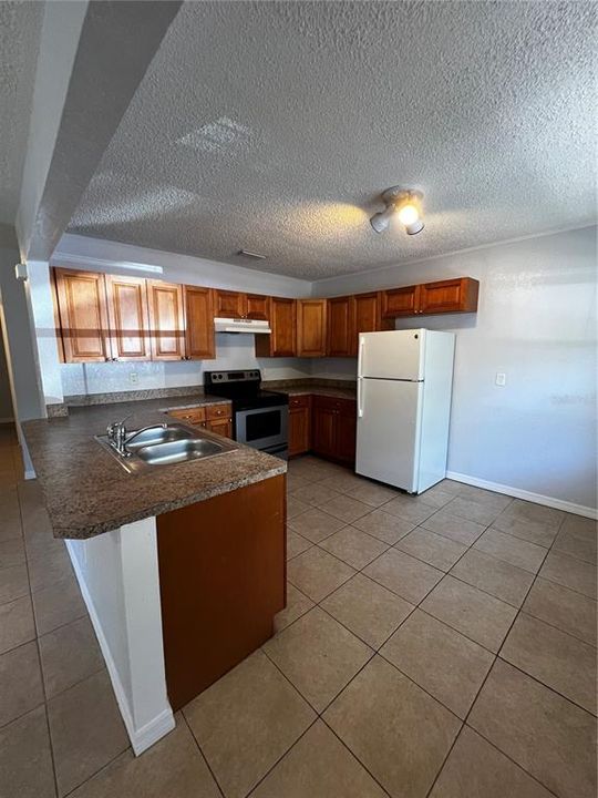 For Rent: $1,950 (3 beds, 2 baths, 1000 Square Feet)