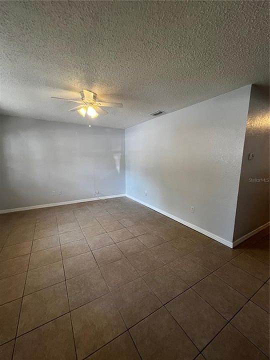 For Rent: $1,950 (3 beds, 2 baths, 1000 Square Feet)