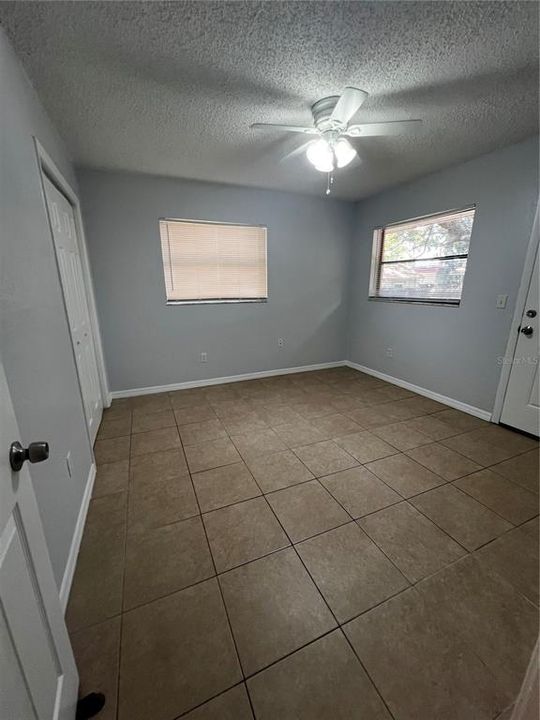 For Rent: $1,950 (3 beds, 2 baths, 1000 Square Feet)