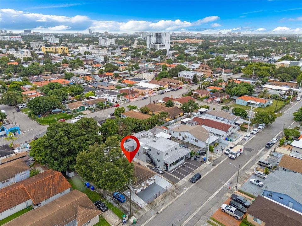 En Venta: $750,000 (5 camas, 3 baños, 2068 Pies cuadrados)