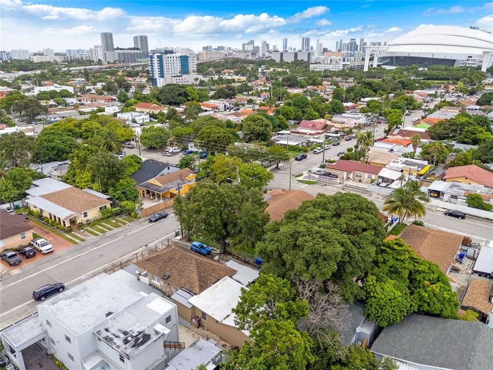 En Venta: $750,000 (5 camas, 3 baños, 2068 Pies cuadrados)