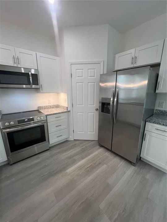 For Rent: $1,995 (3 beds, 2 baths, 1424 Square Feet)