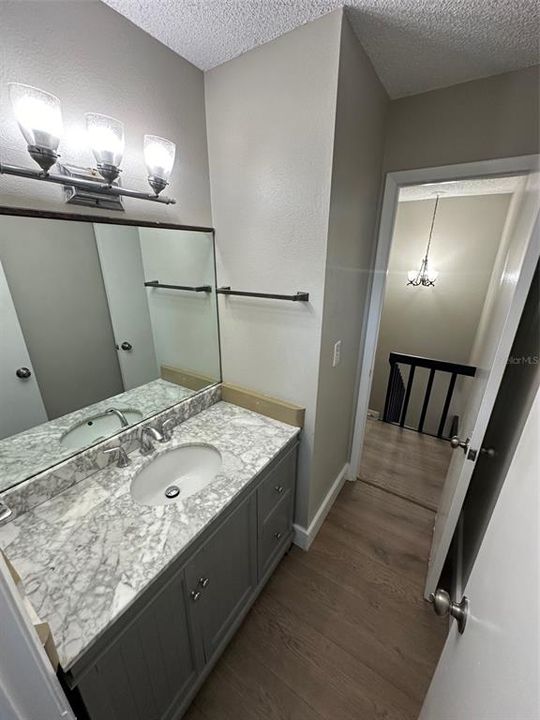 For Rent: $1,900 (2 beds, 1 baths, 950 Square Feet)