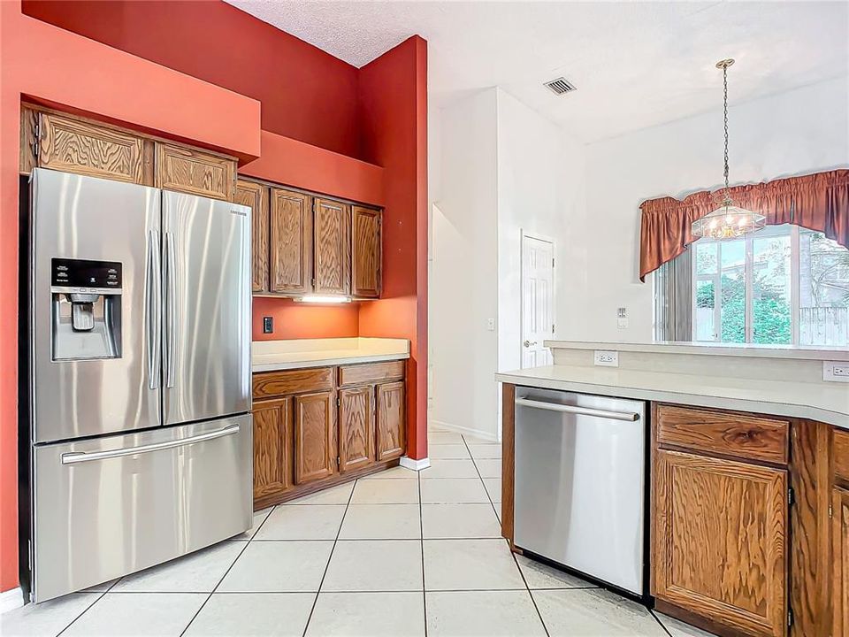 For Sale: $580,000 (4 beds, 2 baths, 2413 Square Feet)