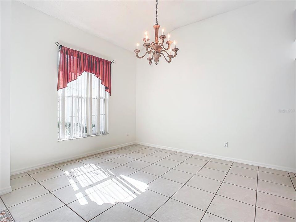 For Sale: $580,000 (4 beds, 2 baths, 2413 Square Feet)