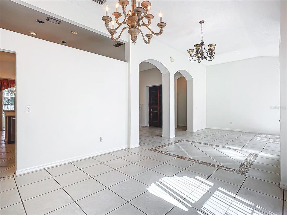 For Sale: $580,000 (4 beds, 2 baths, 2413 Square Feet)