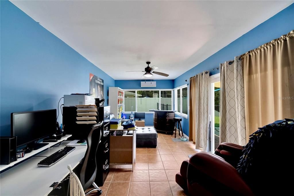 For Sale: $475,000 (3 beds, 2 baths, 1701 Square Feet)