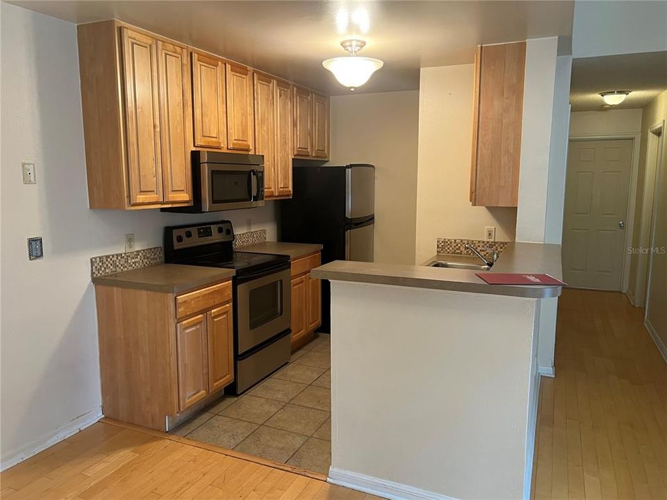 For Sale: $195,000 (2 beds, 1 baths, 1342 Square Feet)