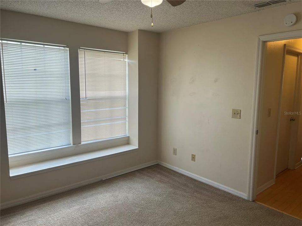 For Sale: $195,000 (2 beds, 1 baths, 1342 Square Feet)