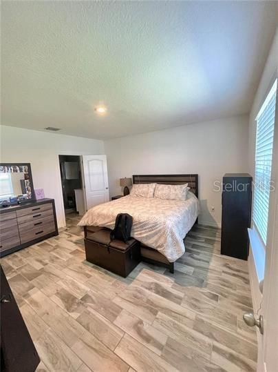 For Sale: $349,000 (3 beds, 2 baths, 1479 Square Feet)