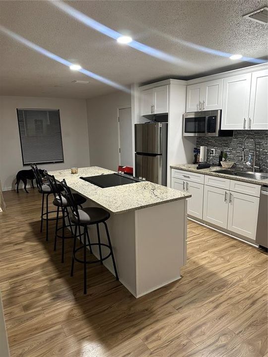 For Sale: $283,900 (2 beds, 2 baths, 948 Square Feet)