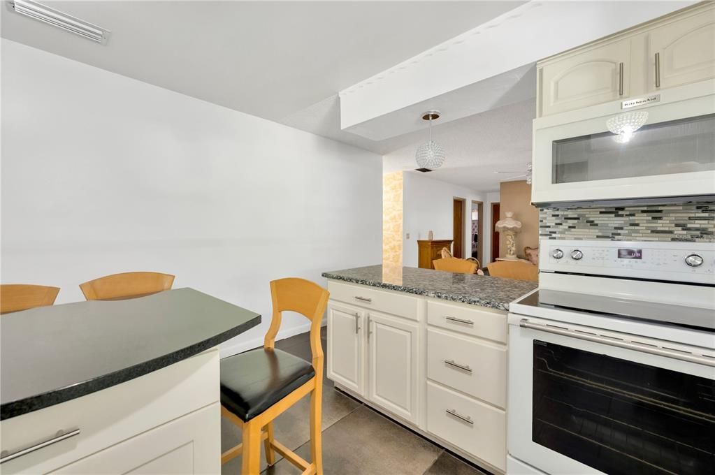 For Sale: $285,000 (3 beds, 2 baths, 1681 Square Feet)