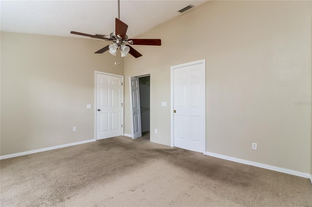 For Rent: $2,120 (3 beds, 2 baths, 1950 Square Feet)