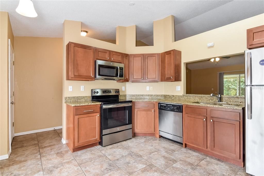 For Rent: $2,060 (4 beds, 2 baths, 1270 Square Feet)