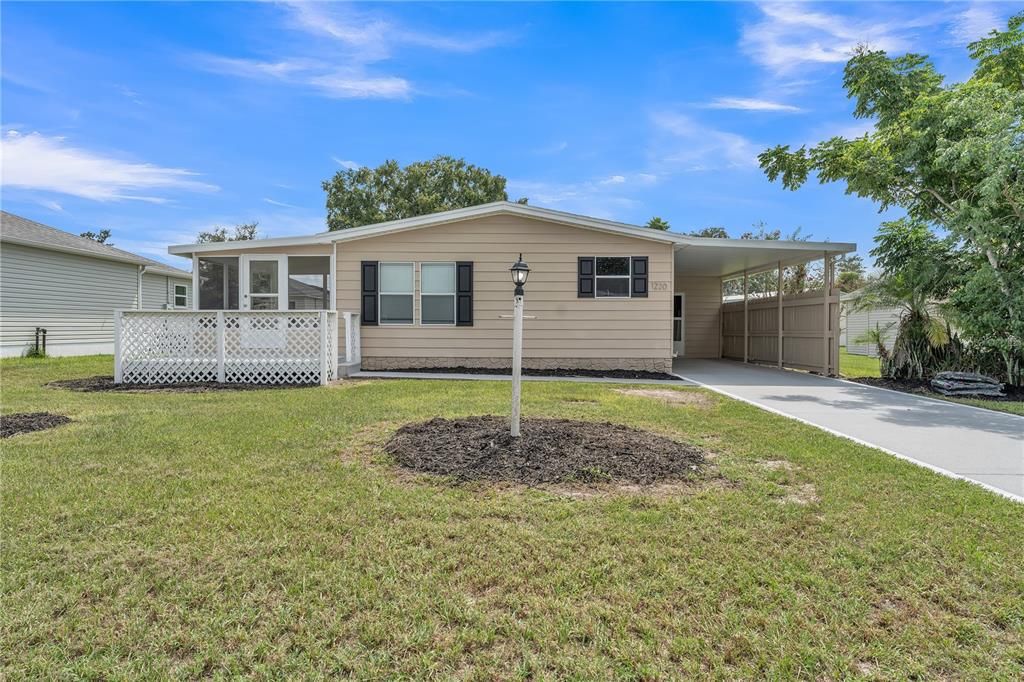 For Sale: $239,900 (2 beds, 2 baths, 1056 Square Feet)