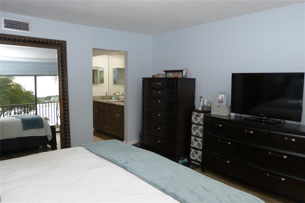 Active With Contract: $4,750 (2 beds, 2 baths, 1245 Square Feet)