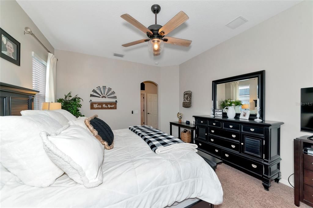 Active With Contract: $525,000 (4 beds, 2 baths, 2400 Square Feet)