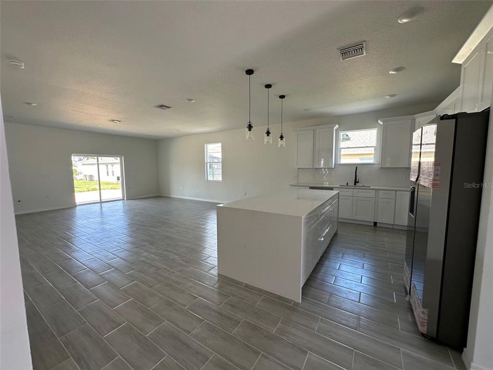 For Sale: $460,000 (4 beds, 2 baths, 2133 Square Feet)